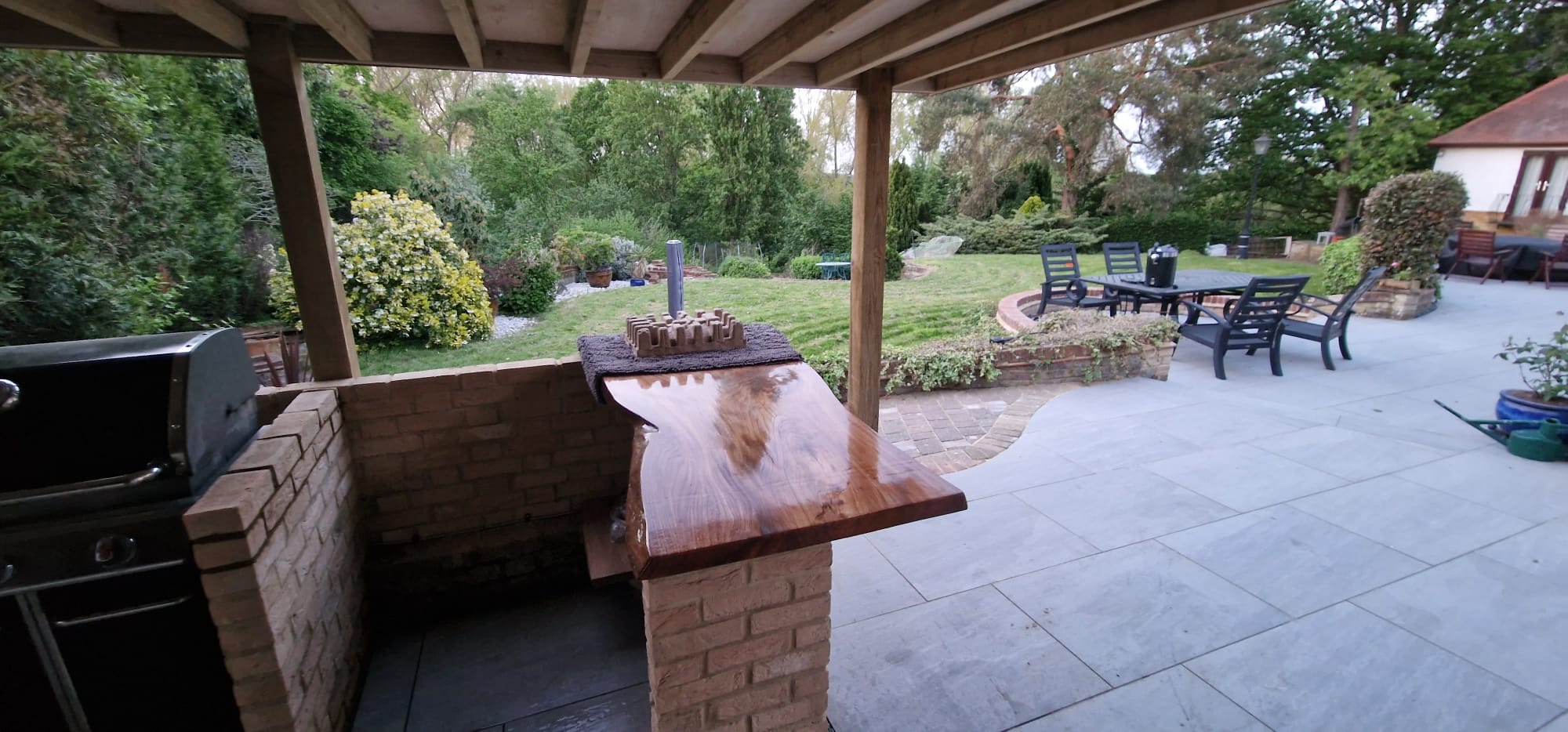 A huge expanse of porcelain paving