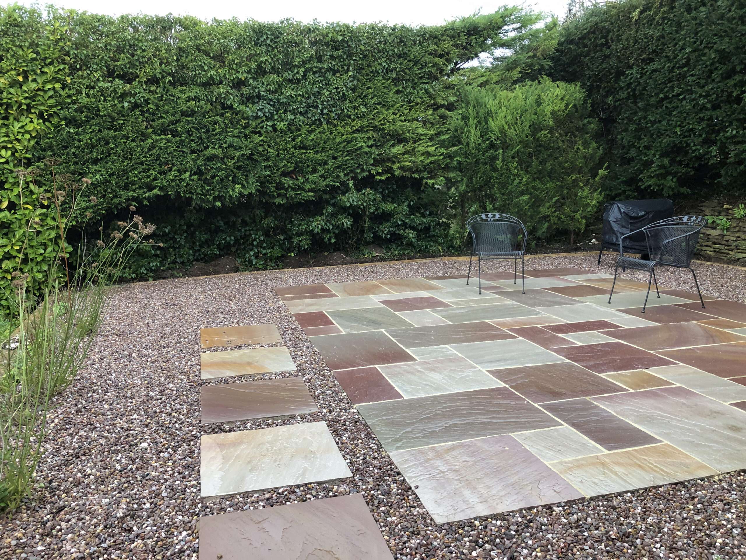 Vibrant colours of the Raveena blend Indian Sandstone